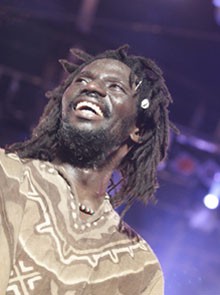 Read more about the article African Reggae Festival : Dias aux côtés de Tiken Jah Fakoly