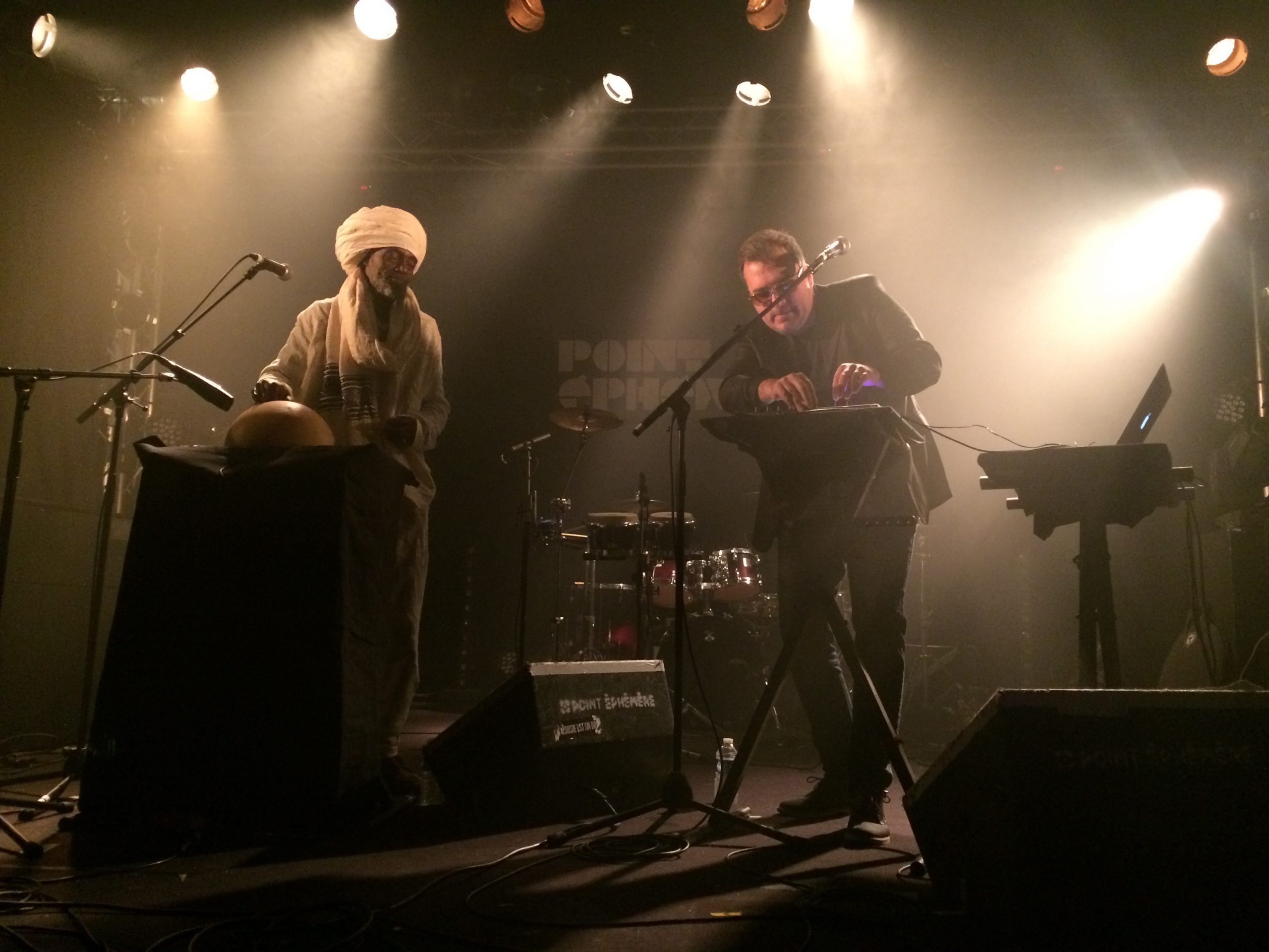 Le Point Ephemere // Paris 8-ok , Phil St George et Dias